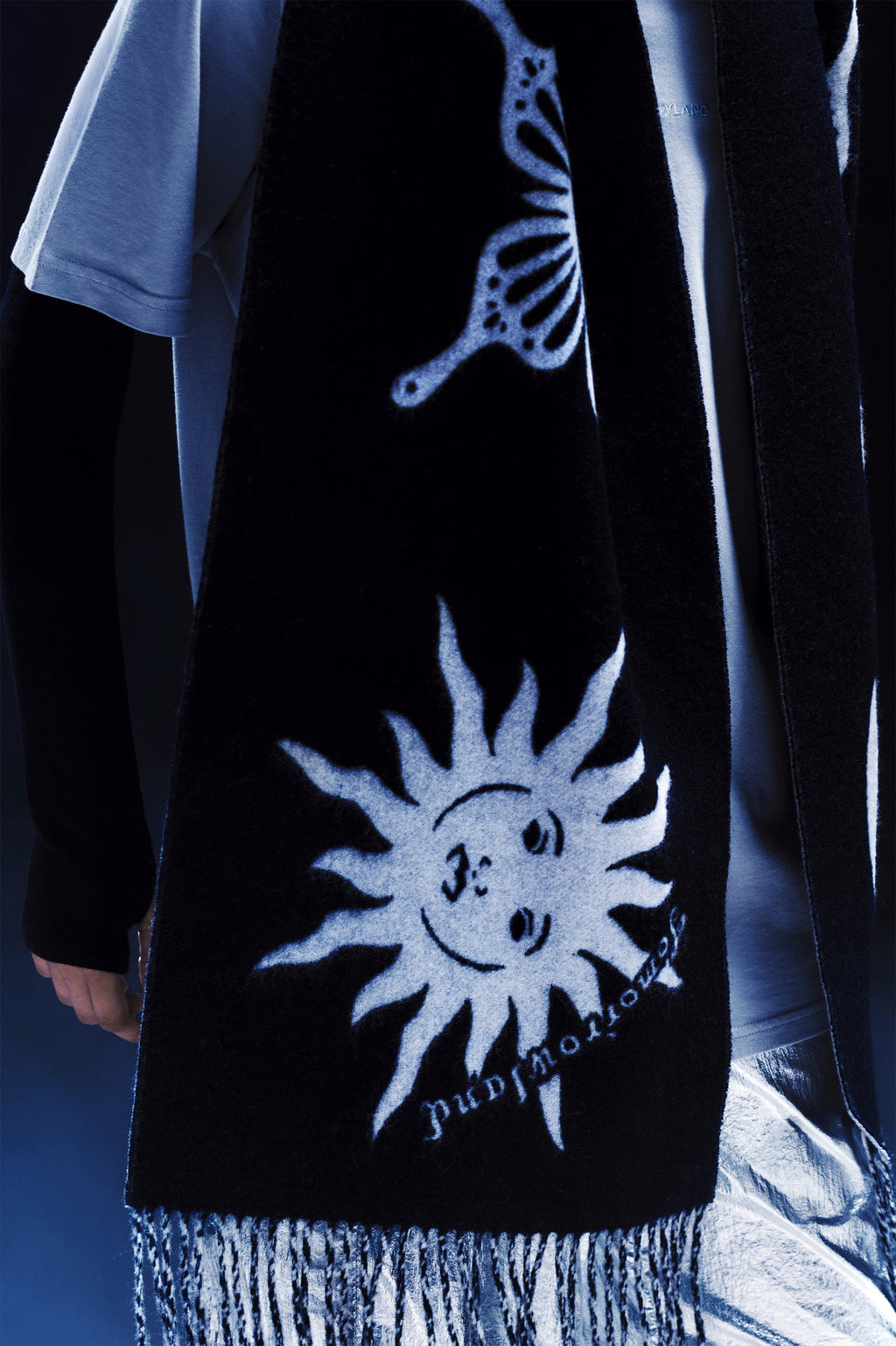 MAGICAL GATHERING SCARF BLACK